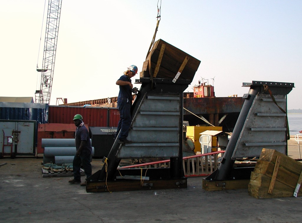 Custom blocks under construction for docking of US Navy frigate